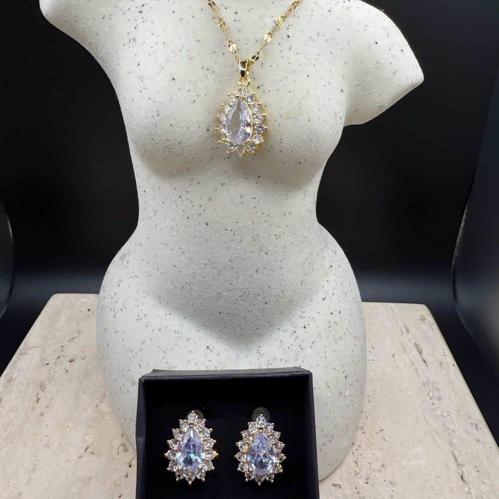 Elegant Gold and Silver Jewelry Set